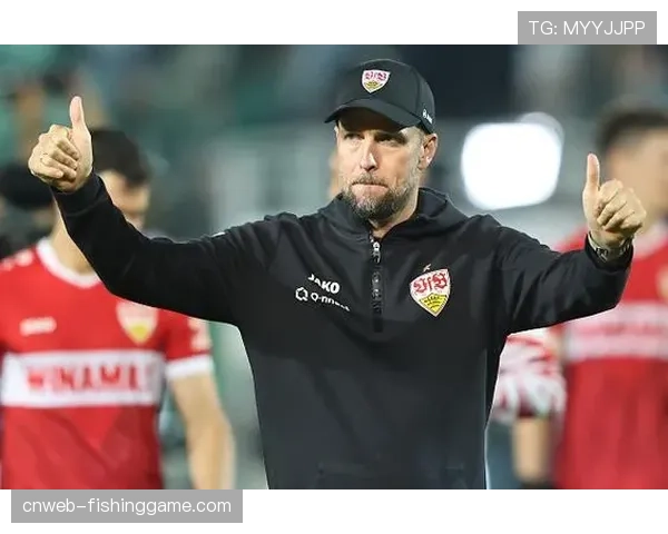 特写:进球后指天,斯图加特前锋翁达夫纪念去世的祖父